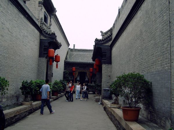 taiyuan 730w- Qiao's family courtyard - passage
